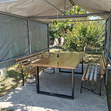 Vacation Home On Krasnomayakskaya 36 Szuhumi Kültér fotó